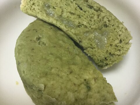 お餅入り豆腐のおから蒸しパン抹茶風味